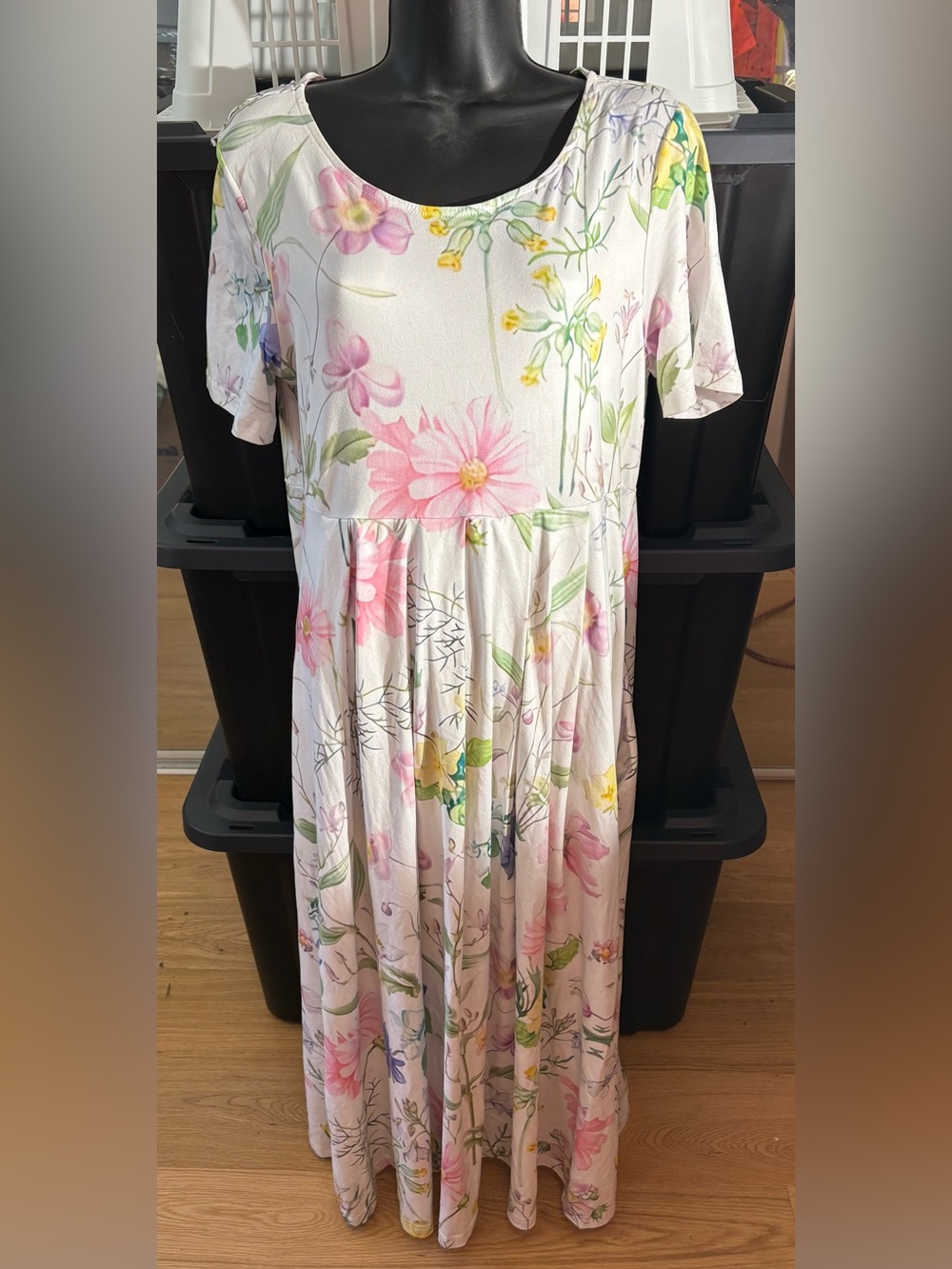 Floral Pink & White Short-Sleeve Dress